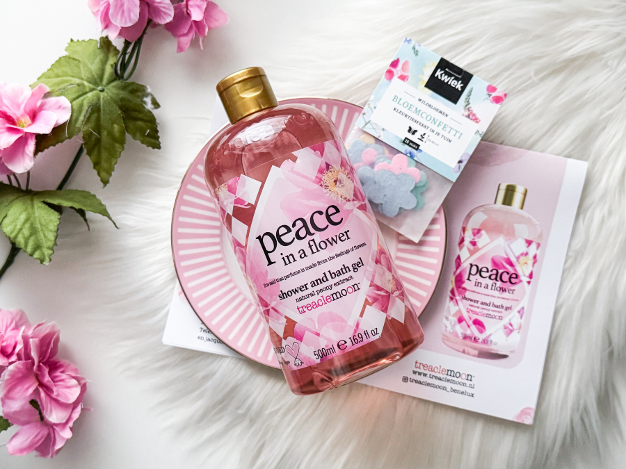 NIEUW IN HET ASSORTIMENT VAN TREACLEMOON: PEACE IN A FLOWER SHOWER AND BATH GEL! NIEUW IN HET ASSORTIMENT VAN TREACLEMOON: PEACE IN A FLOWER SHOWER AND BATH GEL!