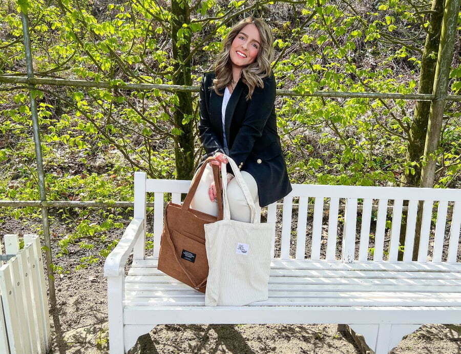 WALKING HAND IN HAND WITH THE BAG YOU LOVE!